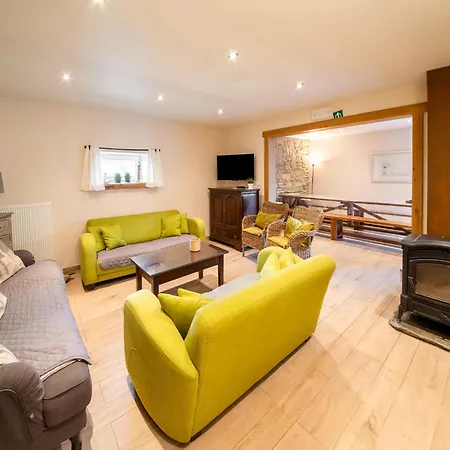 Cozy Child Friendly 16 Person Vacation With Sauna
