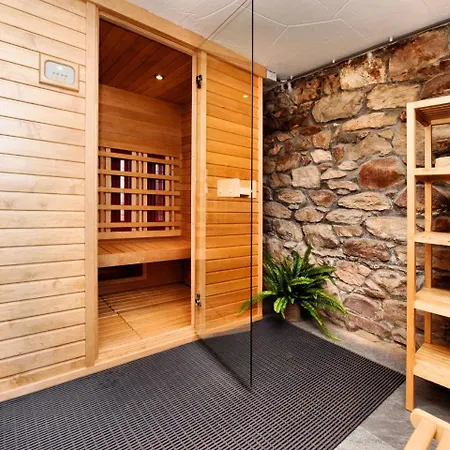Dom wakacyjny Cozy Child Friendly 16 Person Vacation With Sauna